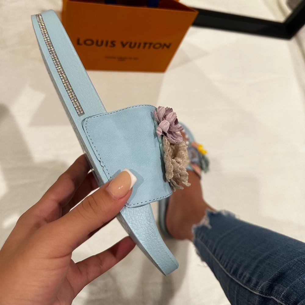 Sky Blue Garden Slides 🌸 - Picture 5 of 5